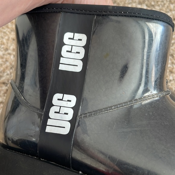 UGG Classic Boot Clear Mini Waterproof Size 5 Black - Picture 14 of 14